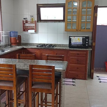 Casa Roxa Com Piscina Em Condominio Araquari Zimmer foto